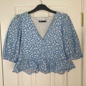 Zara Blue Floral Button Up Top (Large)